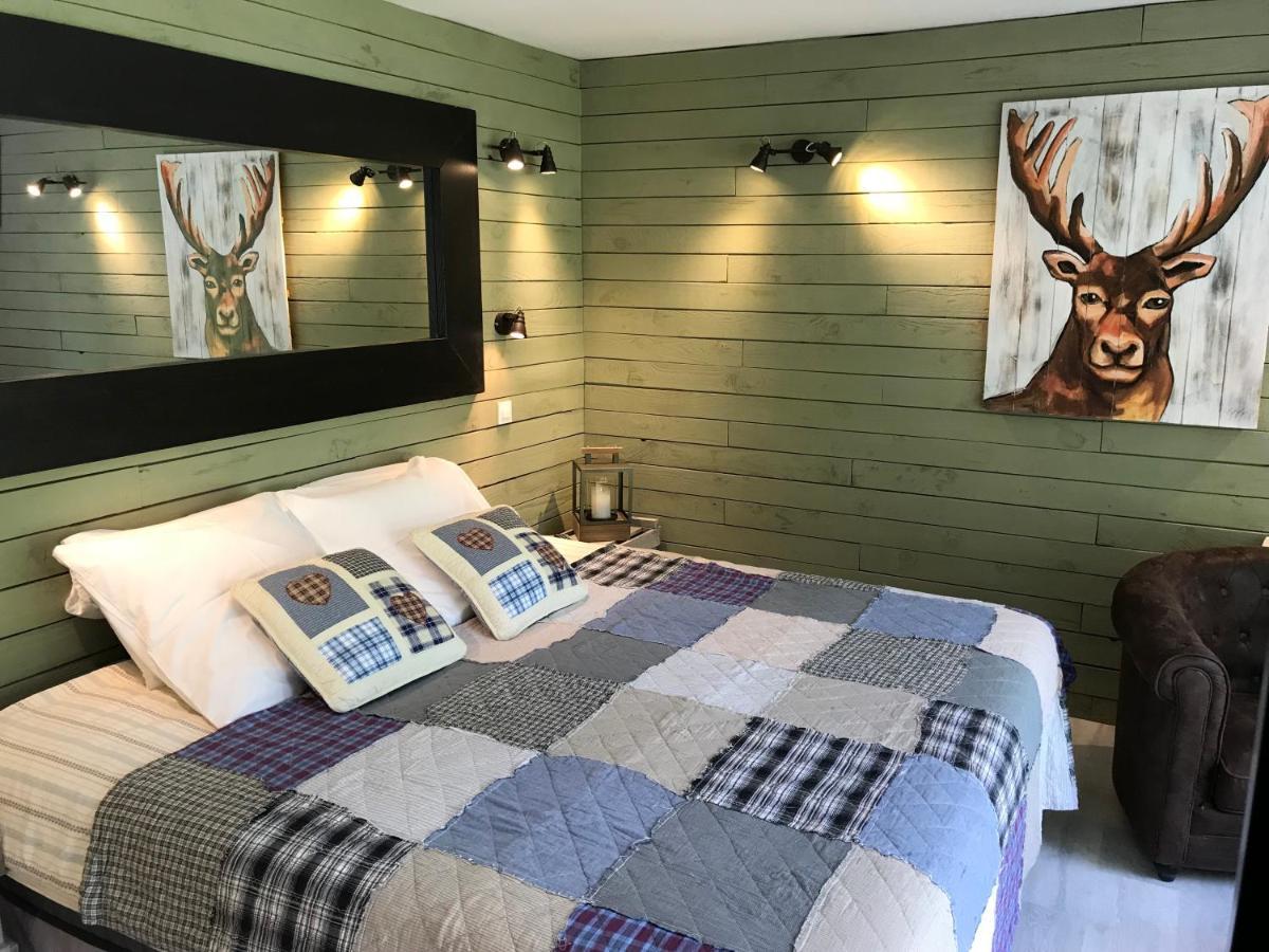 La Taniere Des Ours Bed & Breakfast Chaumont-sur-Tharonne Bagian luar foto