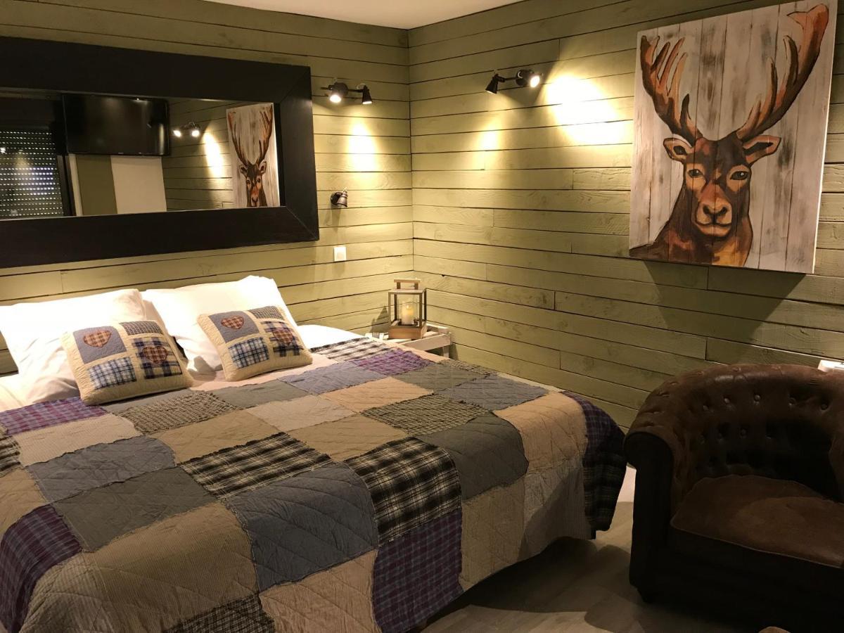 La Taniere Des Ours Bed & Breakfast Chaumont-sur-Tharonne Bagian luar foto