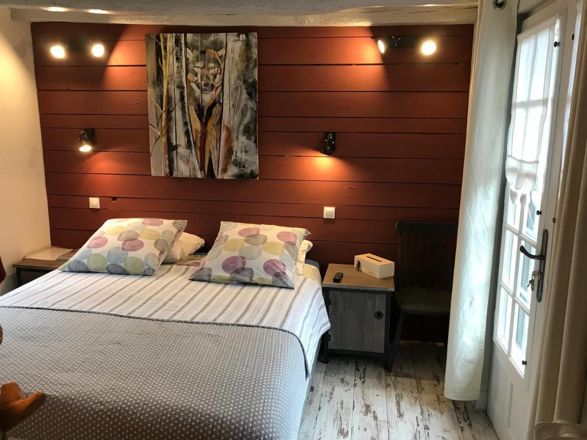 La Taniere Des Ours Bed & Breakfast Chaumont-sur-Tharonne Bagian luar foto
