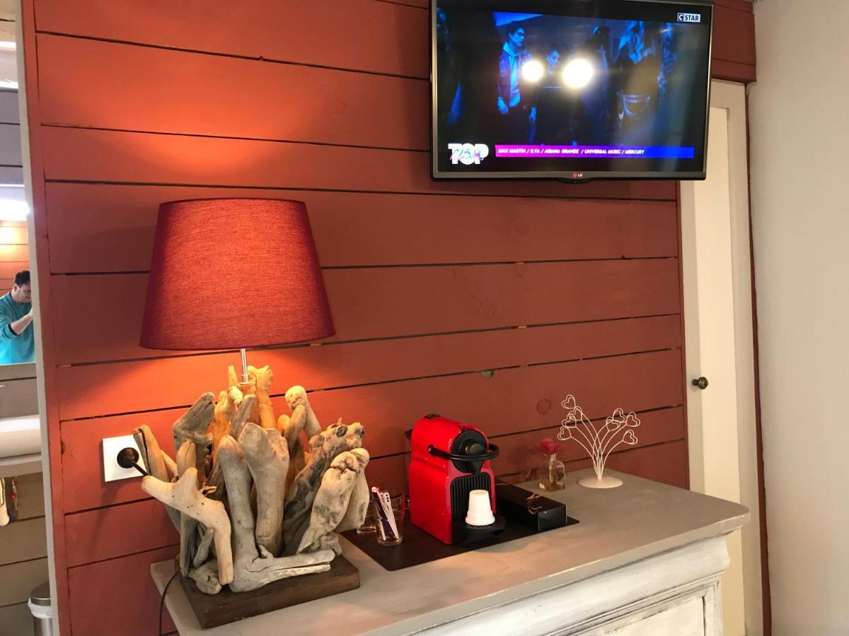 La Taniere Des Ours Bed & Breakfast Chaumont-sur-Tharonne Bagian luar foto