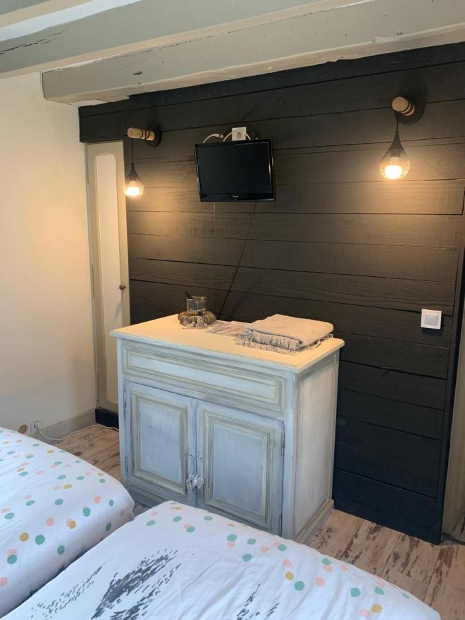 La Taniere Des Ours Bed & Breakfast Chaumont-sur-Tharonne Bagian luar foto