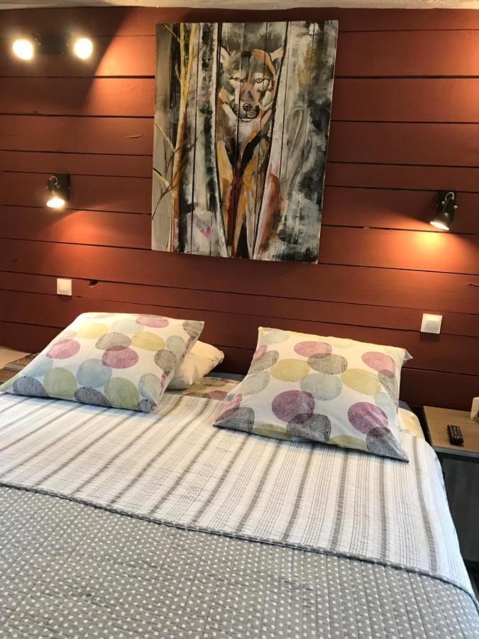 La Taniere Des Ours Bed & Breakfast Chaumont-sur-Tharonne Bagian luar foto